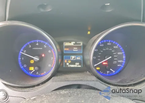 2017 Subaru Outback 2.5I Premium z USA, uszkodzony, nr VIN 4S4BSACC8H3207143